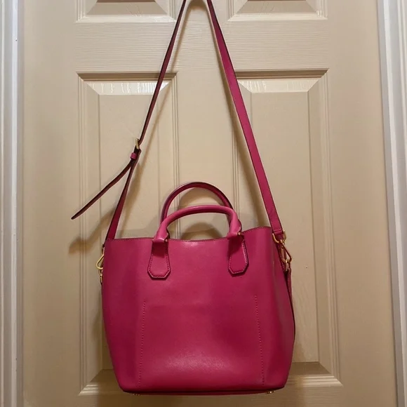 Michael Kors Fuchsia Leather Medium Tote pre-loved. - Picture 11 of 13